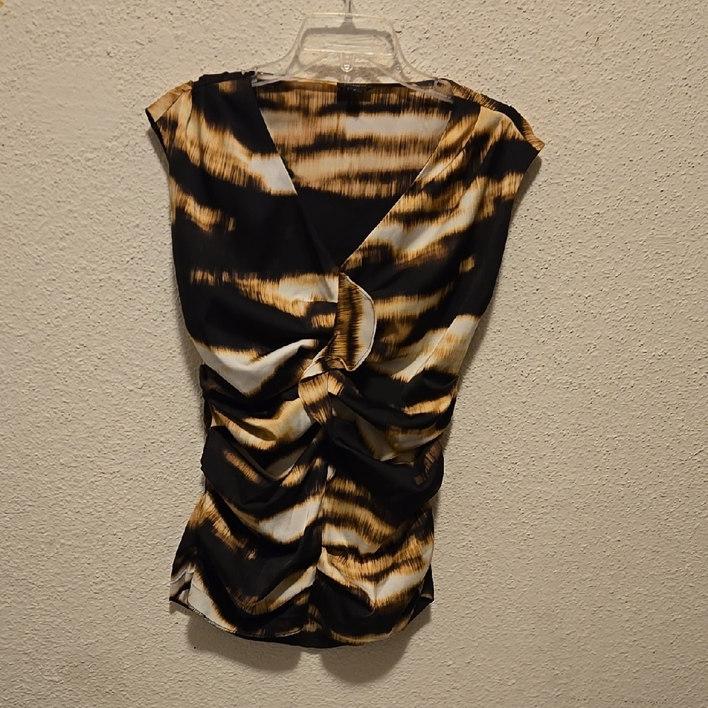 B13 Stylish Ann Taylor Talbot's Black and Cream Top Sz 8